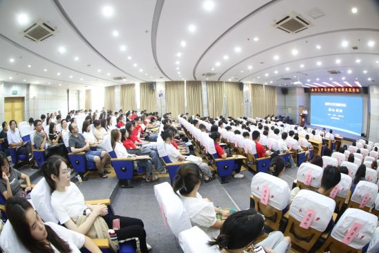 8月25日，太阳成集团tyc33455cc举行生命科学创新发展论坛。